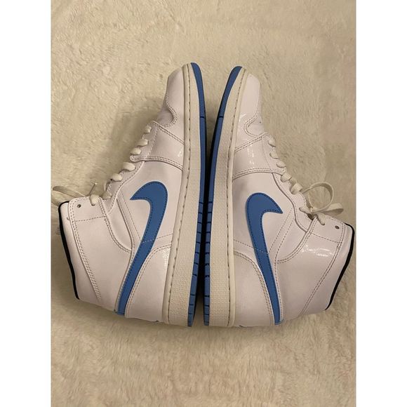 Air Jordan 1 Mid main image 4